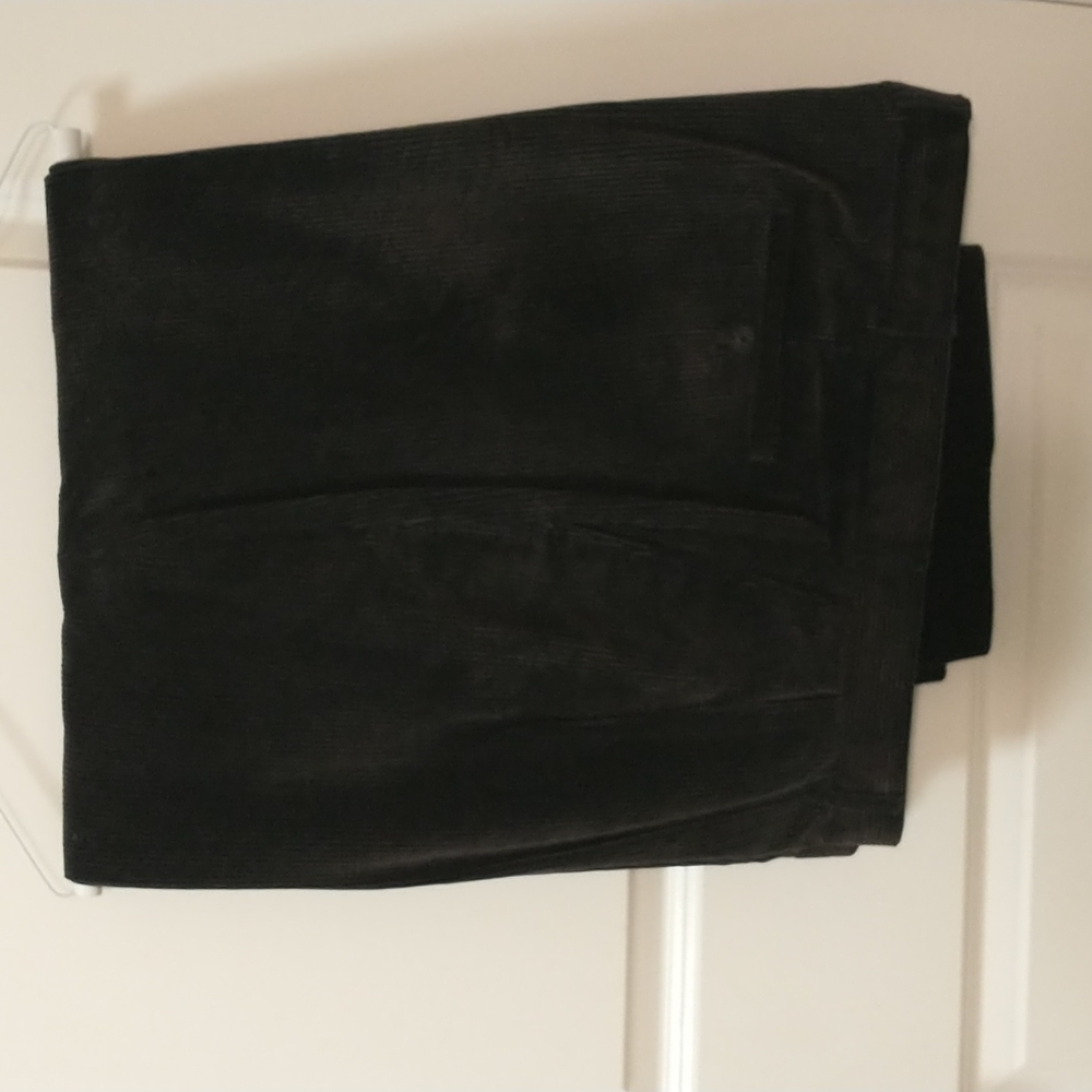 BRAGGI by Louis Raphael men's brown corduroy pants.